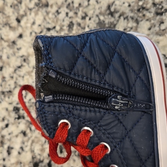 CONVERSE CHUCK TAYLOR SIDE ZIP QUILTED HI-TOP SNEAKERS. SZ 7 - Picture 8 of 9